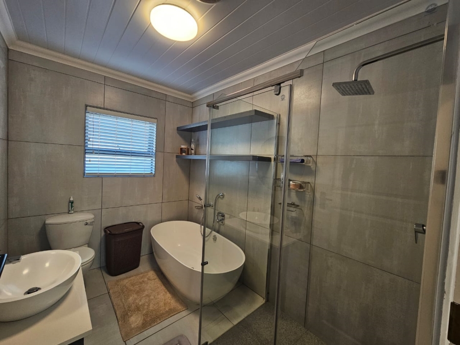 3 Bedroom Property for Sale in Stilbaai Wes Western Cape